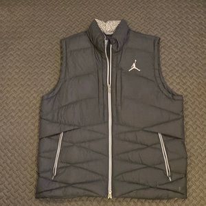 Jordan Nike 550 Down Vest Black and Cement Elephant print Size XL